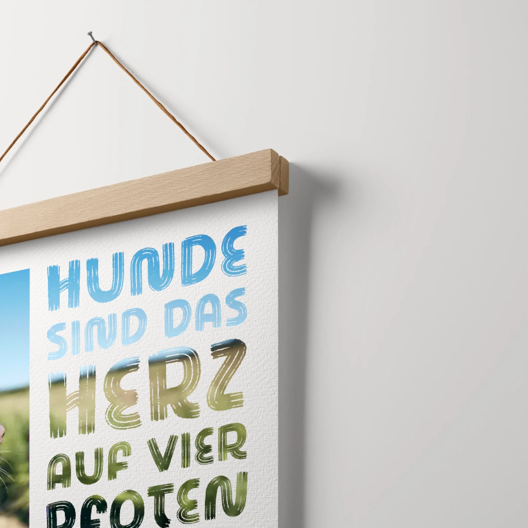 Poster-Holzleiste-MockUp-CloseUp